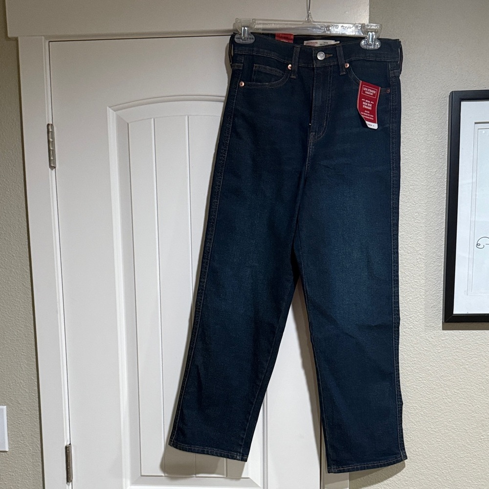 Levi's Women’s Deep Indigo Straight Capri Jeans